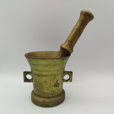 купить Ступа конической формы с раструбом, боковыми квадратными ручками и декором в виде борозд (в комплекте с пестиком), бронза, золочение, Российская империя, 1880-1910 гг.