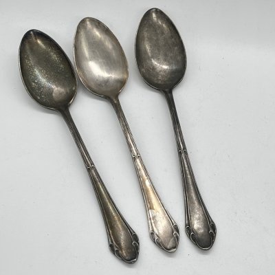 купить Набор из 3 столовых ложек с фигурным декором на ручках, мНЦ (медь-никель-цинк), Киевский завод столовых приборов и посуды им. Дзержинского (ЗiД, ЗиД), СССР, 1950 г.