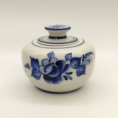 купить Сахарница с цветочным декором, авт. Федотов, исп. Алексутина, Гжель, фарфор, роспись, Россия, 1991-2015 гг.