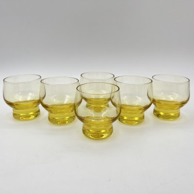 купить Набор из шести стопок лимонно-желтого оттенка, стекло, Гусевской хрустальный завод (Гусь-Хрустальный), СССР, 1970-1990 гг.