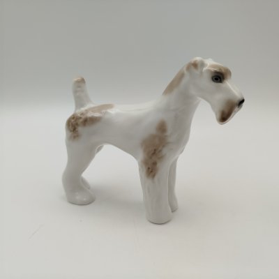 купить Cтатуэтка «Жесткошерстный терьер», скульптор Воробьев Б.Я., фарфор, роспись, Ленинградский фарфоровый завод (ЛФЗ), СССР, 1970-1992 гг.