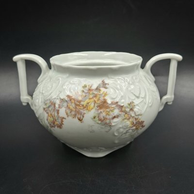 купить Сахарница с рельефным туловом и цветочным декором, фарфор, деколь, Западная Европа, 1890-1920 гг.