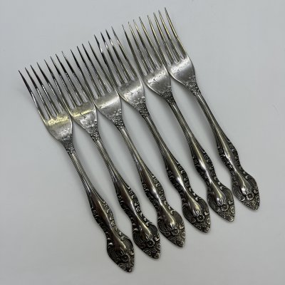 купить Набор из 6-ти столовых вилок, украшенных растительным декором, нержавеющая сталь, Павловский завод художественных металлоизделий им. С.М. Кирова, СССР, 1970-1990 гг.