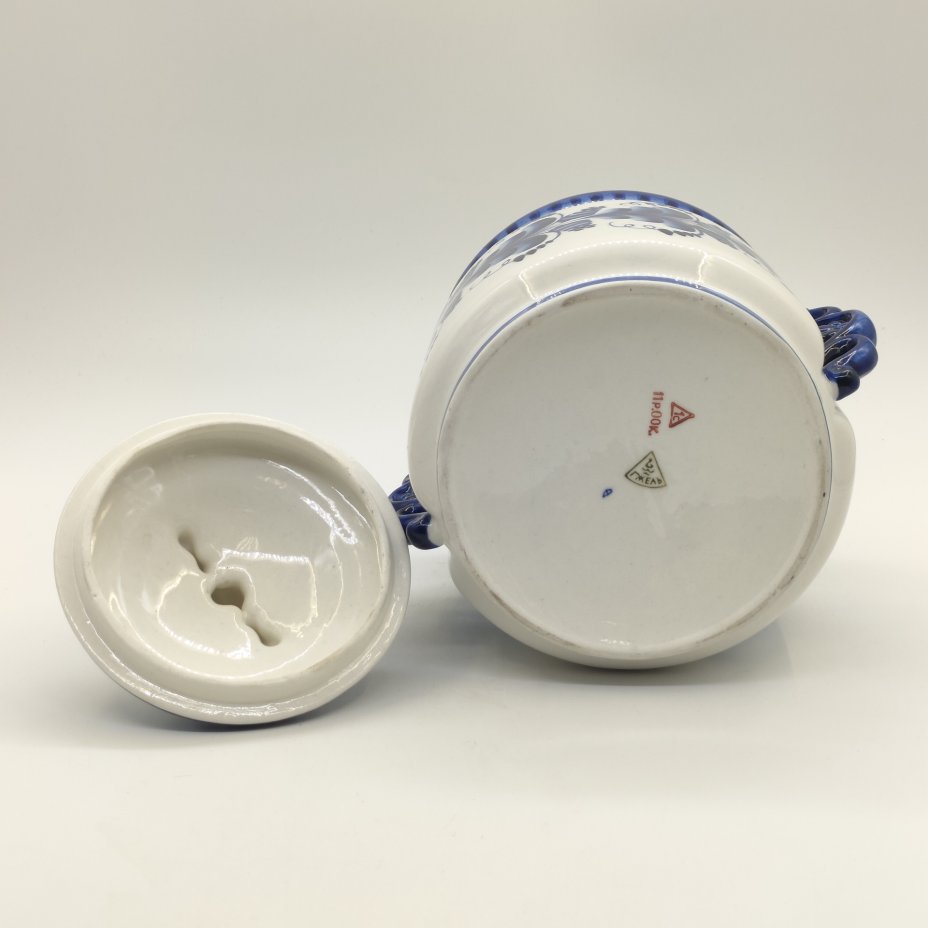 купить Сахарница/ёмкость для хранения/бочонок с фигурными ручками, украшенная растительным декором, фарфор, роспись, Объединение «Гжель», СССР, 1972-1985 гг.