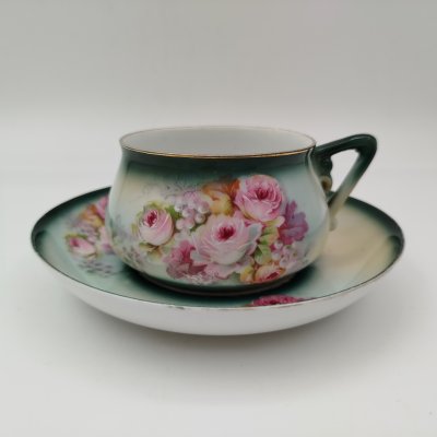 купить Пара чайная, украшенная цветочным декором, фарфор, крытье, деколь, золочние, Товарищество М.С. Кузнецова в Москве, Российская империя, 1898-1917 гг.