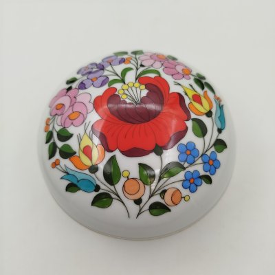 купить Шкатулка (бонбоньерка), украшенная ярким цветочным декором, фарфор, роспись, золочение, Kalocsa, Венгрия, 1960-1990 гг.