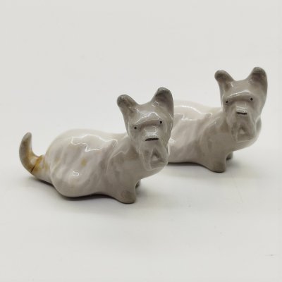 купить Пара миниатюрных статуэток "Шотландский терьер" ("Шотландка"), скульптор Н.Е. Муратов, (под реставрацию), фарфор, роспись, СССР, 1970-1990 гг.