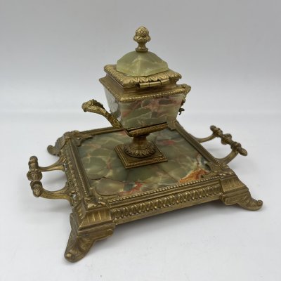 купить Чернильница в форме вазона на квадратном основании с ручками и орнаментальным декором, бронза, оникс, Западная Европа, 1900-1930 гг.