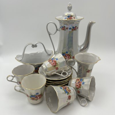 купить Сервиз кофейный на 5 персон, украшенный цветочным декором (13 предметов), фарфор, деколь, люстр, Коростенский фарфоровый завод (КФЗ), СССР, 1970-1990 гг.