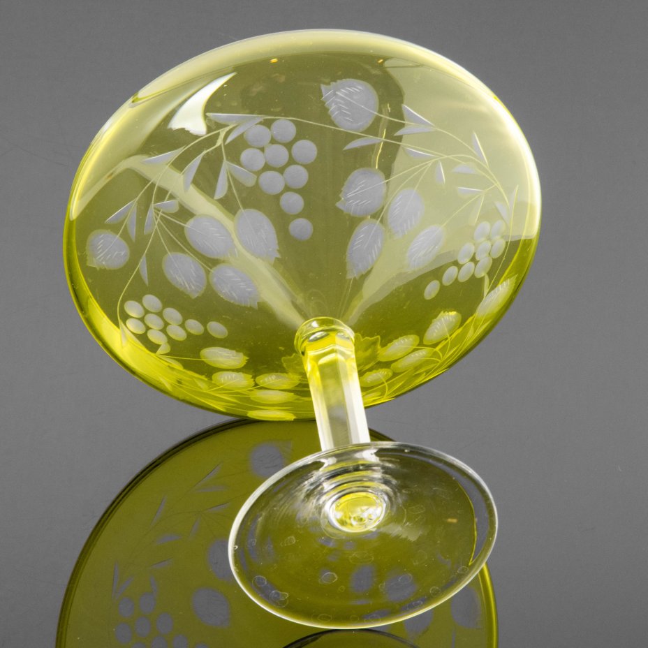 Ваза (фруктовница), стекло, СССР, 1960-1970 гг. стоимостью 14500 руб.