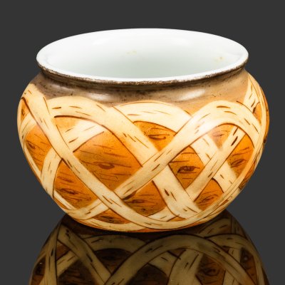 купить Солонка в форме горшочка с имитацией плетения лыка, фарфор, роспись, Фарфоровая фабрика Гарднера, Российская империя, 1870-1890 гг.