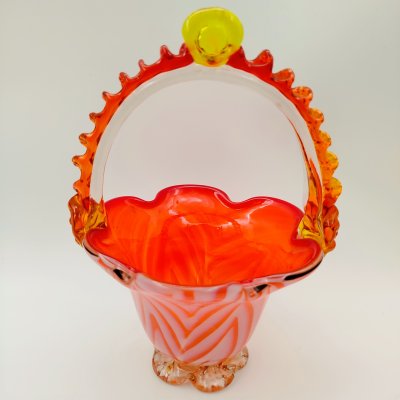купить Конфетница "Корзиночка", стекло, (сульфидно-цинковое), гутная техника, Стекольный завод «Красный май», СССР, 1960-1990 гг.