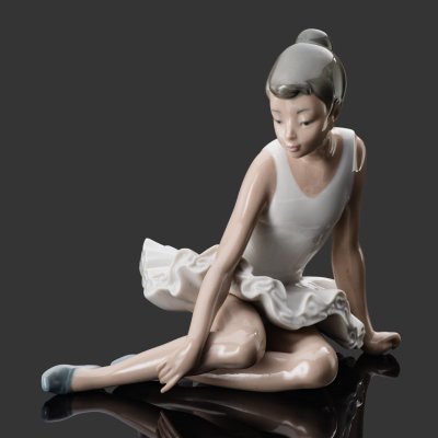 купить Статуэтка "Сидящая балерина", скульптор Vicente Martínez, фарфор, роспись, NAO Porcelain, фарфор, роспись, NAO Porcelain, Испания, 1990-2000 гг.