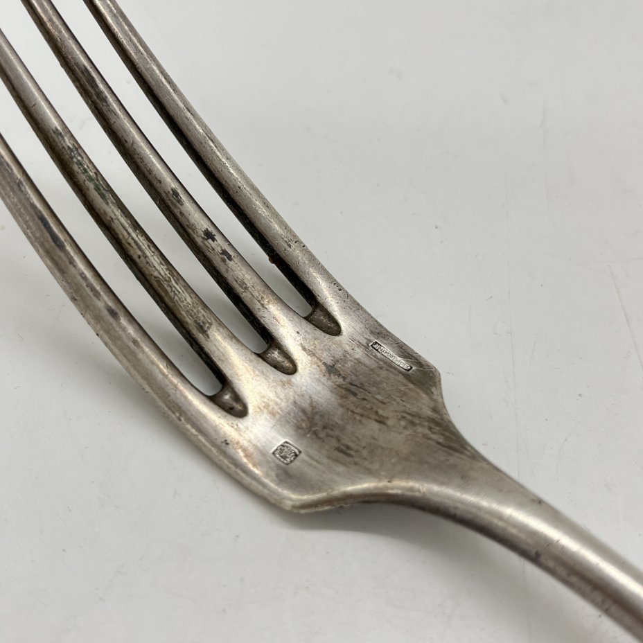 купить Вилка с декором и монограммой "C. L."  на ручке, металл, серебрение, Christofle, Франция, 1877-1886 гг.