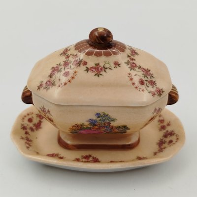 купить Солонка в виде супницы (миниатюрная) "Галантная сцена", "Porcelain Art", фарфор, деколь, Европа, 1970-2000 гг.