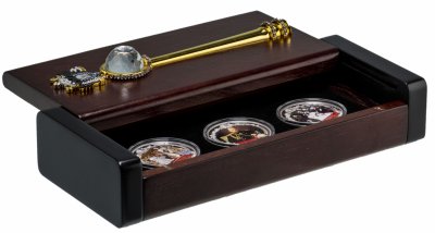 купить Фиджи набор из 3- х монет 2 доллара 2012 "Император Александр III" в подарочном футляре с сертификатом