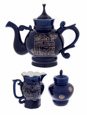 Купить Набор чайный из трех предметов с декором, фаянс, кобальт, золочение, Бронницкий завод фарфоровых изделий "Возрождение", СССР, 1970-1990 гг.