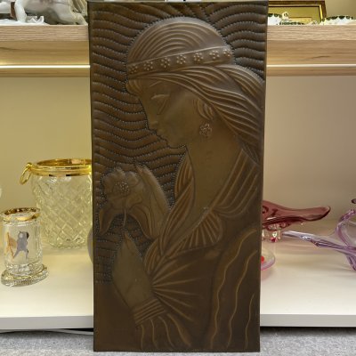 купить Панно настенное "Девушка с цветком", металл, чеканка, СССР, 1970-1990 гг.