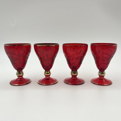 купить Набор из 4-х рюмок рубинового оттенка "Золотой шар", цветное стекло, золочение, Чехословакия, 1960-1980 гг.