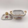 Купить Сахарница (шкатулка), декорированная цветочным декором, фарфор, роспись, золочение, Объединение «Гжель», СССР, 1970-1990 гг.