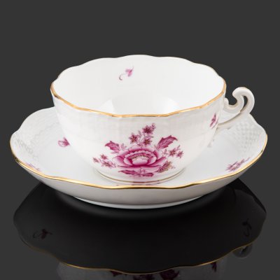 купить Чайная пара, выполненная в фирменном дизайне "Chinese Bouquet/Apponyi Purpur", фарфор, роспись, золочение, Herend (Херенд), Венгрия, 1960-1986 гг.