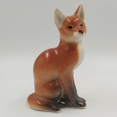 купить Статуэтка "Лиса", скульптор П.П. Веселов, фарфор, аэрография, роспись, Ленинградский фарфоровый завод (ЛФЗ), СССР, 1970-1990 гг.