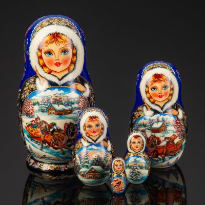купить Матрешка "Зимняя тройка" (5 мест), автор росписи С.А. Лонченкова, дерево, лак, роспись, золочение, Российская Федерация, 2025 г.
