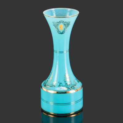 купить Ваза голубого оттенка с рельефным изображением женского профиля в картушах и золотистым декором, стекло, золочение, композитный материал, Италия, 1970-1990 гг.