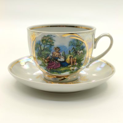 купить Пара кофейная, украшенная пасторальной сценой, фарфор, деколь, золочение, люстр, Дулевский фарфоровый завод (Дулёво), Россия, 2000-2020 гг.