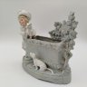 Купить Карандашница, украшенная фигуркой мальчика с кошкой и собакой, фарфор, бисквит, роспись, золочение, фарфор, бисквит, роспись, золочение, Западная Европа, 1930-1950 гг.