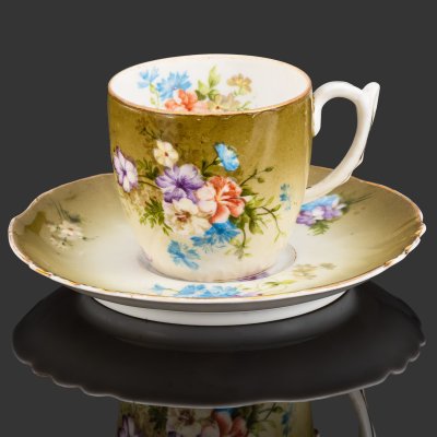 купить Кофейная пара с цветочным декором, фарфор, аэрография, деколь, золочение, Фарфоровая фабрика Гарднера, Российская империя, 1870-1890 гг.
