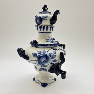 купить Самовар декоративный с чайником, украшенный цветочным декором, фарфор, роспись, Объединение «Гжель», СССР, 1972-1985 гг.