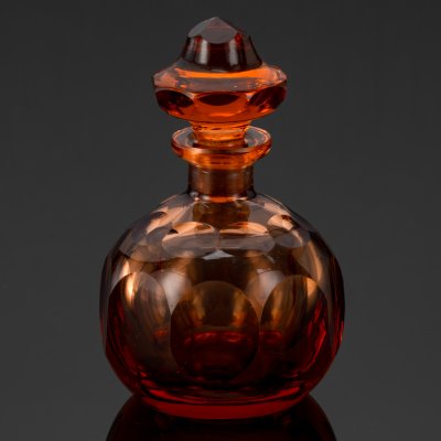 купить Флакон парфюмерный карамельного оттенка, украшенный округлыми линзами, Landeskronen Kristall Siebert & Marquardt Görlitz, стекло, Германия, 1920-1930 гг.
