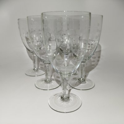 купить Набор бокалов на 6 персон, украшенных ягодным декором, стекло, резьба, СССР, 1970-1990 гг.