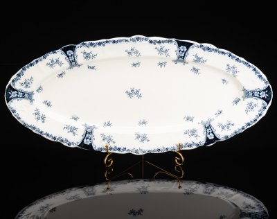 купить Блюдо овальной формы (большое) с цветочным декором в синей гамме, фаянс, деколь, J. & G. Meakin, Великобритания, 1907-1912 гг.