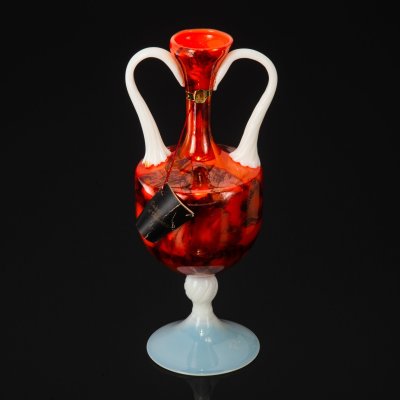 купить Ваза оранжевого цвета, с ручками и белой витой ножкой, Vetreria la Toscana, Opaline Veritable, стекло, опаловое, гутная техника, люстр, Италия, 1950-1970 гг.
