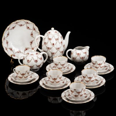 купить Сервиз кофейный "Гирлянда" на 6 персон (22 предмета), автор формы "Тюльпан" С.Е. Яковлева, автор рисунка Н.Б. Гусева, фарфор, деколь, золочение, Ленинградский фарфоровый завод (ЛФЗ), Российская Федерация, 1992-2001 гг.