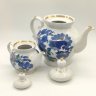 Купить Комплект из двух чайников, декорированных флористическим узором в сине-голубых тонах, фарфор, роспись, золочение, Городницкий фарфоровый завод, СССР, 1970-2000 гг.