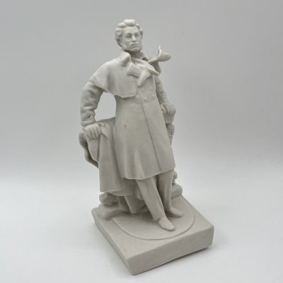 купить Статуэтка «А.С. Пушкин», автор модели Лысенко М.Г., бисквит, Полонский завод художественной керамики (Полонное ЗХК), СССР, 1950-1970 гг.