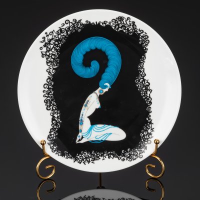 купить Тарелка декоративная "Два" (из коллекции "Цифры" по эскизу Эрте), фарфор, деколь, Япония, 1986 г.