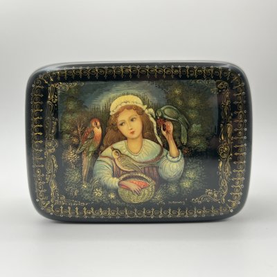 купить Шкатулка с лаковой миниатюрой "По малину", автор Е. Краснов, Палех, папье-маше, лак, роспись, Россия, 2010-2020 гг.