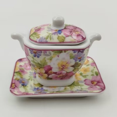 купить Солонка в виде супницы (миниатюрная), украшенная изображением полевых цветов, "Porcelain Art", фарфор, деколь, Европа, 1970-2000 гг.