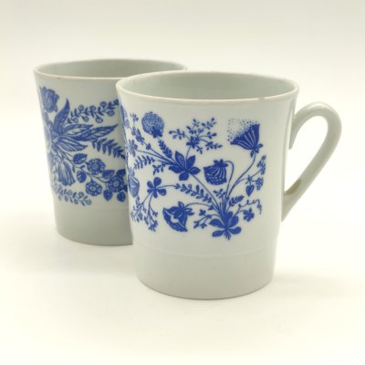 купить Пара чайных кружек с цветочным орнаментом (в подборе), фарфор, деколь, Ленинградский фарфоровый завод (ЛФЗ), СССР, 1970-1991 гг.