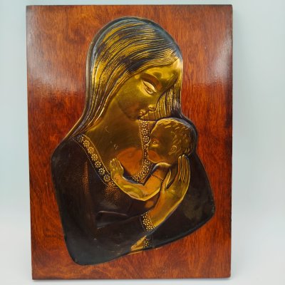 купить Панно настенное в стиле ретро "Мать и дитя" ("Материнство"), дерево, металл, чеканка, СССР, 1970-1990 гг.