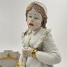 Купить Статуэтка "Дети за уборкой", бисквит, роспись, золочениие, Италия, 1980-2000 гг.