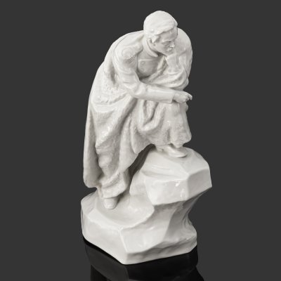 купить Скульптура "Лермонтов на скале", скульптор Л.Н. Барбаш, фарфор, Ленинградский фарфоровый завод (ЛФЗ), СССР, 1960-1970 гг.