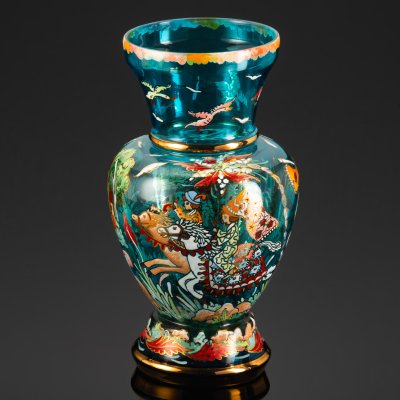 купить Ваза для цветов голубого оттенка с изображением сказочного сюжета, стекло, роспись эмалевыми красками, Западная Европа, 1950-1970 гг.