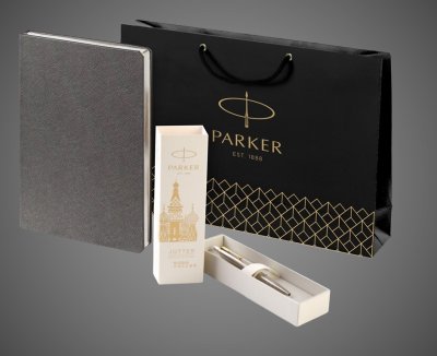 Купить Подарочный набор: Шариковая ручка Parker Jotter Russia Steel GT и Ежедневник недатированный серый, Кожа и мех: искусственная кожа, латунь, нержавеющая сталь, 2026 г.