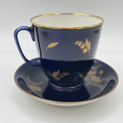 Купить Пара чайная "Ландыш", форма "Малый колокол", автор рисунка Л.И. Лебединская (блюдце в подборе), фарфор, крытье кобальтом, золочение, Ленинградский фарфоровый завод (ЛФЗ), СССР, 1950-1970 гг.