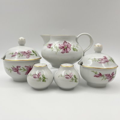 купить Сервировочный набор (солонка, перечница, две горчичницы, соусник), украшенный цветочным декором, фарфор, деколь, золочение, Freiberger Porzellan, ГДР, 1970-1995 гг.